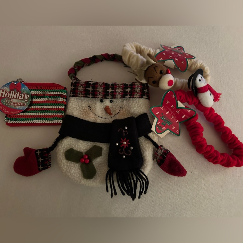 HUGE BUNDLE SALE! VINTAGE GIRL’S SNOWMAN BAG FILLED WITH (3) NWT ACCESSORIES